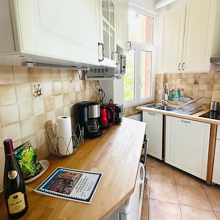 4 Etoiles Magnifique Neustadt - Spacieux, & Elegant Avec Balcon Et Belle Vue 아파트