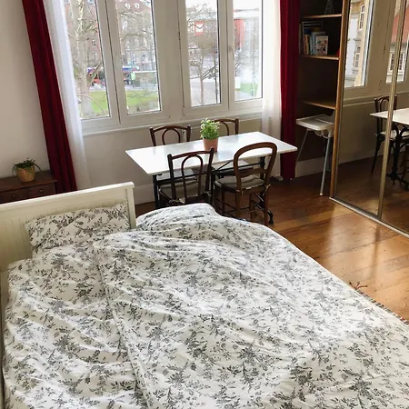 Apartment 4 Etoiles Magnifique Neustadt - Spacieux, & Elegant Avec Balcon Et Belle Vue